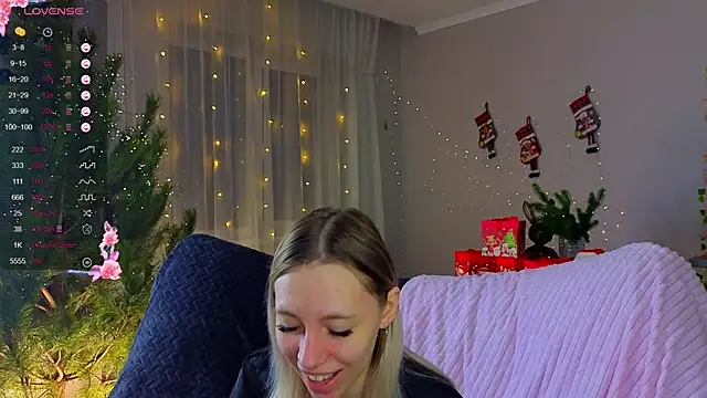 NyxaThorn online show from December 22, 2025, 2:36 pm