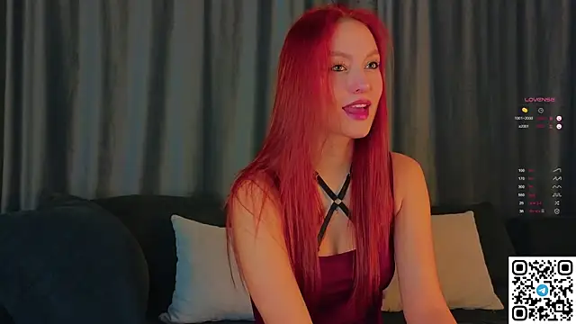 Snapshot of GildedKitten chatting on October 3, 2025, 5:32 pm GildedKitten online show from October 3, 2025, 5:32 pm