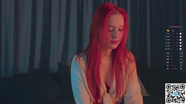 Snapshot of GildedKitten chatting on October 9, 2025, 6:06 pm GildedKitten online show from October 9, 2025, 6:06 pm