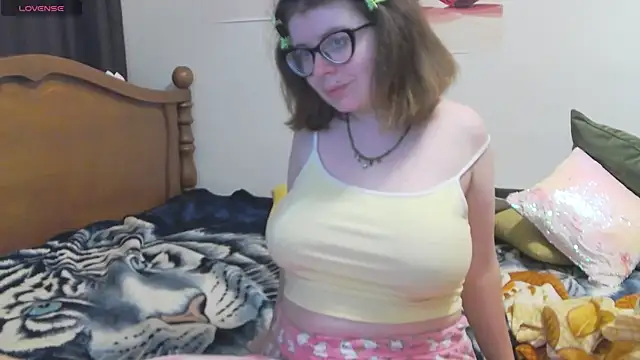 Snapshot of MilisaSweet777 chatting on September 21, 2025, 7:04 pm MilisaSweet777 online show from September 21, 2025, 7:04 pm