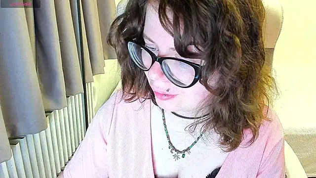 Snapshot of MilisaSweet777 chatting on October 6, 2025, 7:11 pm MilisaSweet777 online show from October 6, 2025, 7:11 pm