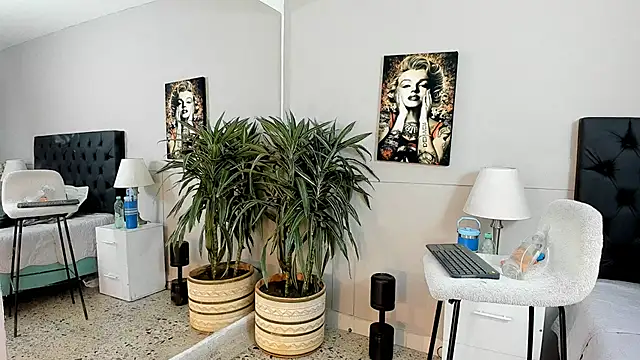 Snapshot of emilio_brandon chatting on October 7, 2025, 11:07 am emilio brandon online show from October 7, 2025, 11:07 am