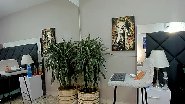 Snapshot of emilio_brandon chatting on November 5, 2025, 10:59 am emilio brandon online show from November 5, 2025, 10:59 am