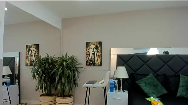 Snapshot of emilio_brandon chatting on November 8, 2025, 11:10 am emilio brandon online show from November 8, 2025, 11:10 am