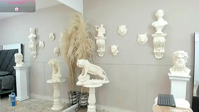 Snapshot of emilio_brandon chatting on November 14, 2025, 11:31 am emilio brandon online show from November 14, 2025, 11:31 am