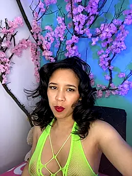 Esmeraldagh  online show from October 3, 2025, 10:56 am