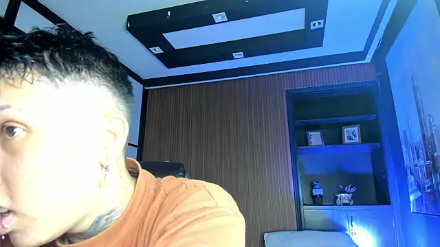 Snapshot of AlanRed_ chatting on October 23, 2025, 8:29 pm AlanRed  online show from October 23, 2025, 8:29 pm