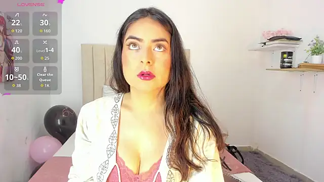 sashaa petit online show from September 10, 2025, 11:21 am