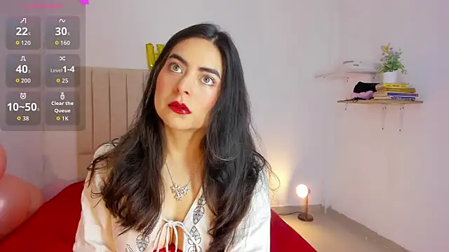 Snapshot of sashaa_petit chatting on October 15, 2025, 11:43 am sashaa petit online show from October 15, 2025, 11:43 am