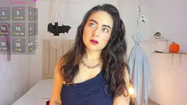 Snapshot of sashaa_petit chatting on October 18, 2025, 11:00 am sashaa petit online show from October 18, 2025, 11:00 am