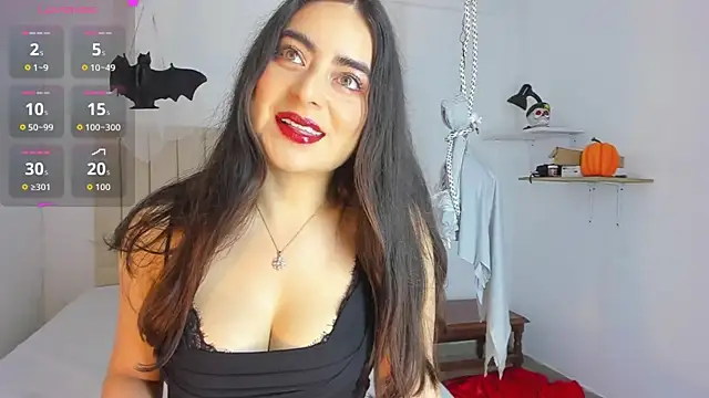 Snapshot of sashaa_petit chatting on October 21, 2025, 11:44 am sashaa petit online show from October 21, 2025, 11:44 am