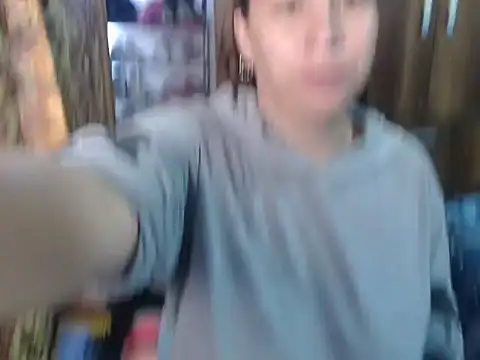 cloequeen15 online show from January 8, 2026, 4:42 pm