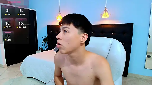 Snapshot of Abraham_horny18 chatting on October 3, 2025, 8:17 pm Abraham horny18 online show from October 3, 2025, 8:17 pm