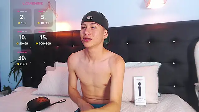 Snapshot of Abraham_horny18 chatting on October 4, 2025, 8:18 pm Abraham horny18 online show from October 4, 2025, 8:18 pm