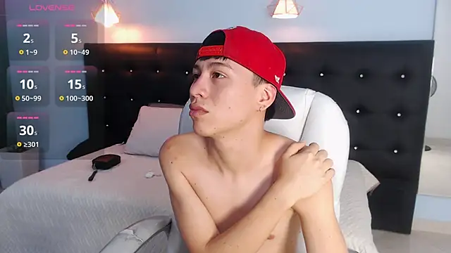 Snapshot of Abraham_horny18 chatting on October 13, 2025, 8:31 pm Abraham horny18 online show from October 13, 2025, 8:31 pm