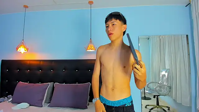 Snapshot of Abraham_horny18 chatting on October 30, 2025, 12:28 pm Abraham horny18 online show from October 30, 2025, 12:28 pm