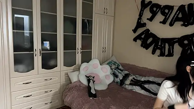 MalvinaKroening online show from February 6, 2026, 5:12 am