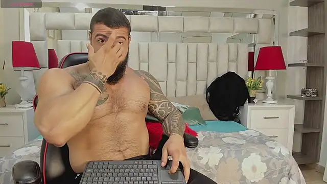 Snapshot of college_muscle_ass1 chatting on October 14, 2025, 1:01 pm college muscle ass1 online show from October 14, 2025, 1:01 pm