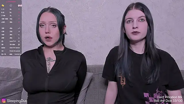 Snapshot of Threesomebabes chatting on March 29, 2026, 8:20 pm Threesomebabes online show from March 29, 2026, 8:20 pm
