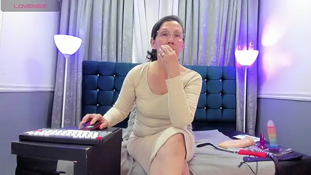 Oriana Jhonson online show from June 26, 2026, 12:26 am