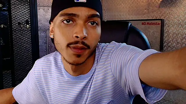 Snapshot of MarcusRain_ chatting on October 7, 2025, 3:36 am MarcusRain  online show from October 7, 2025, 3:36 am