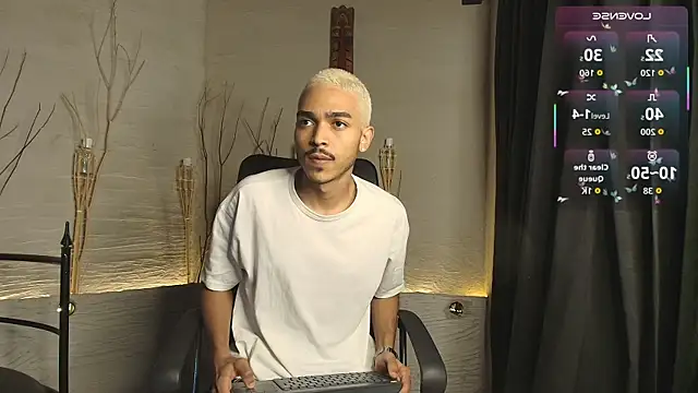 Snapshot of MarcusRain_ chatting on October 19, 2025, 8:20 pm MarcusRain  online show from October 19, 2025, 8:20 pm