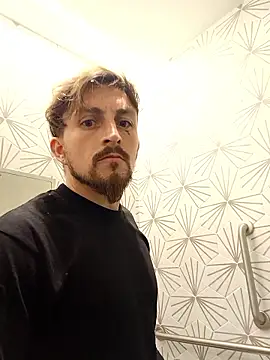 Macrhizz online show from October 23, 2025, 5:33 pm