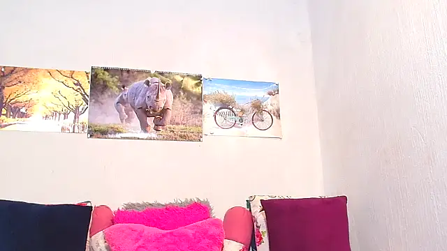 Snapshot of LoloQueen5 chatting on September 20, 2025, 11:28 pm LoloQueen5 online show from September 20, 2025, 11:28 pm