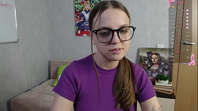 Snapshot of Violetwin chatting on October 1, 2025, 6:14 pm Violetwin online show from October 1, 2025, 6:14 pm