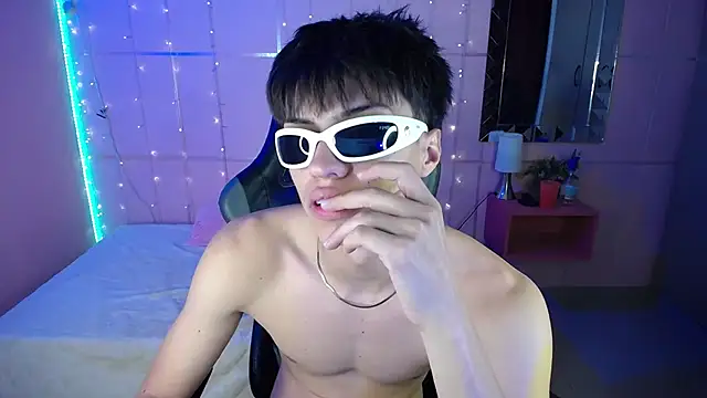 Justin gray  online show from September 30, 2025, 9:09 pm