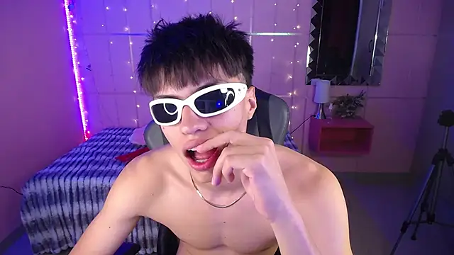 Justin gray  online show from October 10, 2025, 9:14 pm