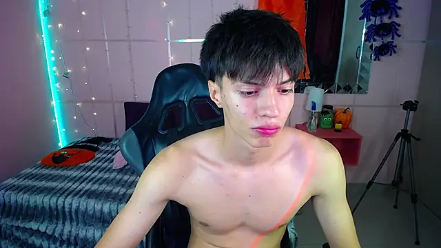 Justin gray  online show from October 24, 2025, 9:00 pm