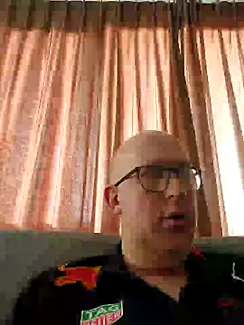 geilerd122 online show from October 5, 2025, 3:32 pm