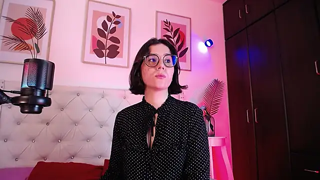 barbyehot online show from November 24, 2025, 10:42 pm