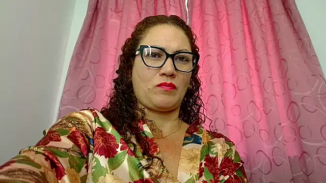 TifanyQueen  online show from September 12, 2025, 3:12 pm