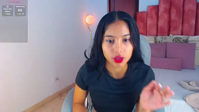 Snapshot of Milaa_Star_ chatting on October 18, 2025, 4:04 am Milaa Star online show from October 18, 2025, 4:04 am