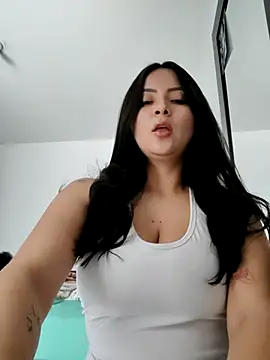 MayteCullen online show from October 1, 2025, 4:57 pm