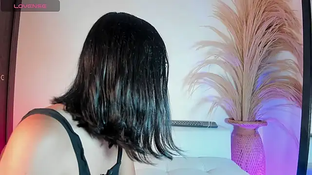 Noami Rose online show from December 4, 2025, 1:48 am