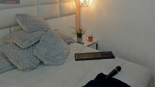 Snapshot of Salome_Smitth_1 chatting on February 28, 2026, 9:05 pm Salome Smitth 1 online show from February 28, 2026, 9:05 pm