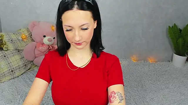 EileenMoores online show from November 26, 2025, 2:40 pm