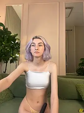 Snapshot of MiaInAir chatting on September 21, 2025, 5:47 pm MiaInAir online show from September 21, 2025, 5:47 pm