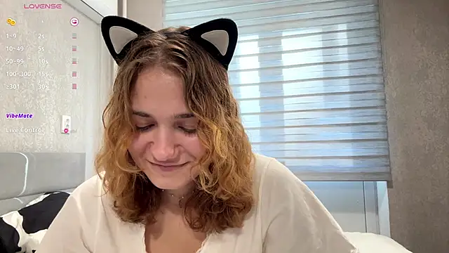 Snapshot of SunPunnyGirl chatting on September 25, 2025, 6:28 am SunPunnyGirl online show from September 25, 2025, 6:28 am