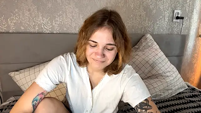 Snapshot of SunPunnyGirl chatting on October 19, 2025, 8:15 am SunPunnyGirl online show from October 19, 2025, 8:15 am