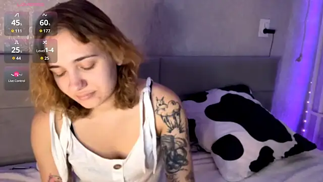 Snapshot of SunPunnyGirl chatting on October 24, 2025, 7:05 am SunPunnyGirl online show from October 24, 2025, 7:05 am