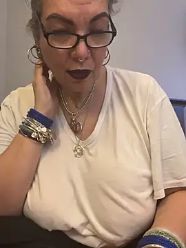 dieseldame1313 online show from January 19, 2025, 11:32 pm