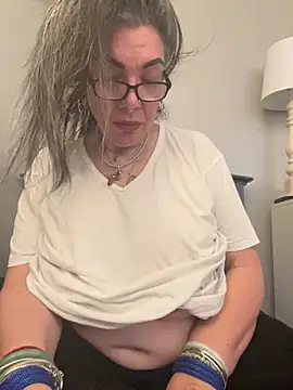 dieseldame1313 online show from January 24, 2025, 4:16 am