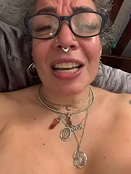 dieseldame1313 online show from February 5, 2025, 5:30 am