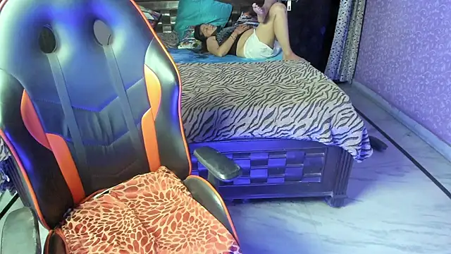 Snapshot of ShylaGill chatting on October 16, 2025, 10:22 pm ShylaGill online show from October 16, 2025, 10:22 pm