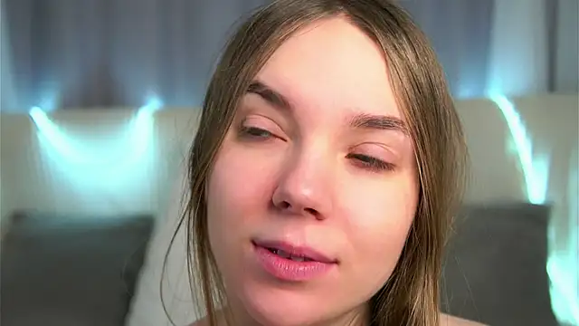 KarriBrownd online show from February 1, 2026, 1:04 am