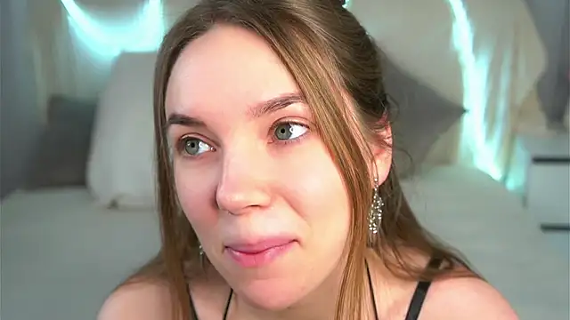 KarriBrownd online show from February 2, 2026, 1:04 am